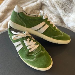 Ara lace up green suede sneakers - Size 38 (a generous 7/small 7.5)